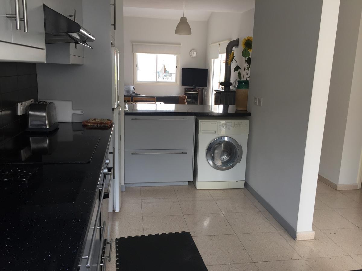 Appartement Limnaria Westpark à Paphos Extérieur photo